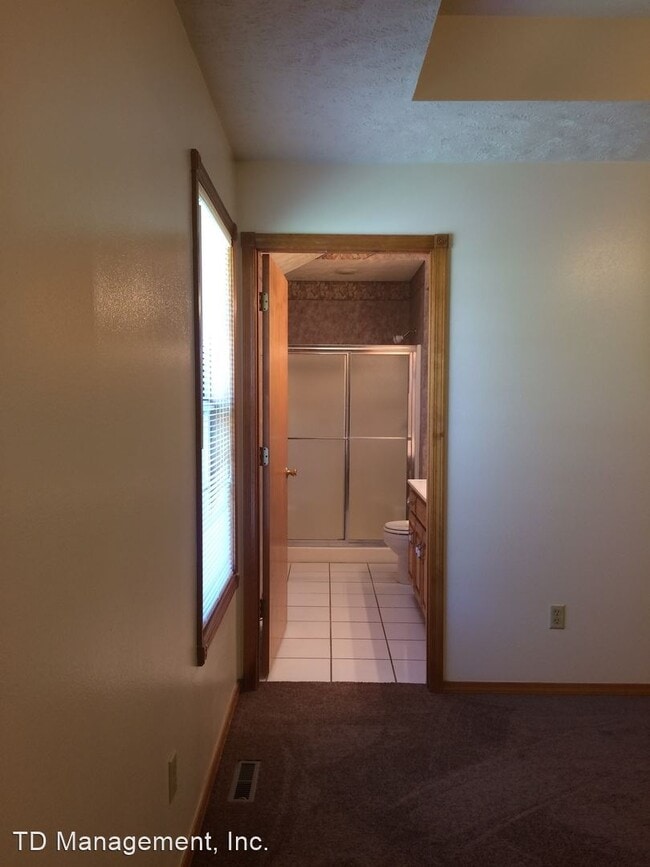 Building Photo - 2 br, 2 bath House - 2289 W. Woodbury St