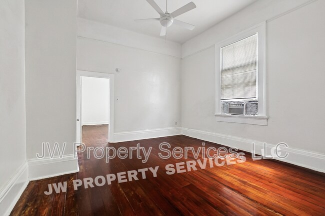 Building Photo - 2332 Ursulines Ave