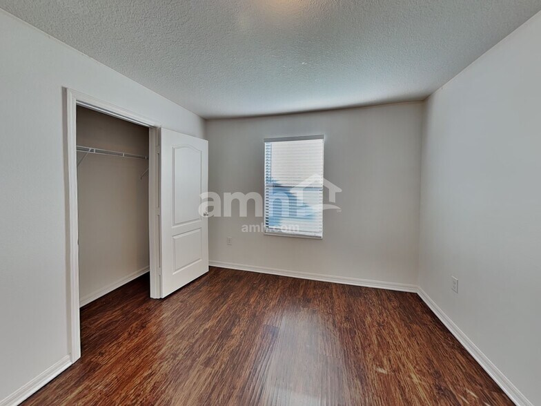 Building Photo - 1114 Brenton Leaf Dr