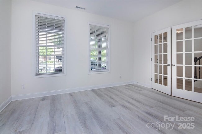 Building Photo - 2231 Eversham Dr NW