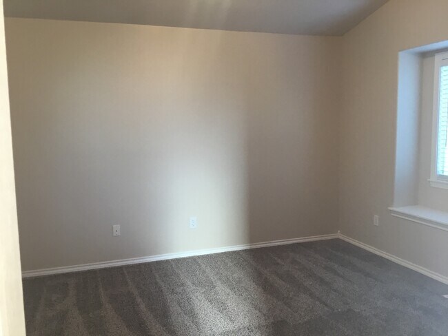 Building Photo - Beautiful & Spacious Four Bedroom Meridian Home!!!