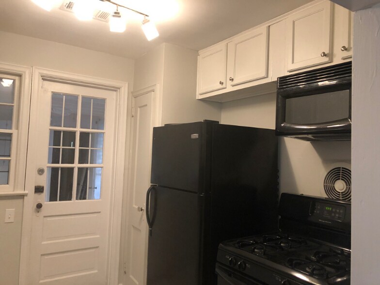 Building Photo - 2807 Mallory St