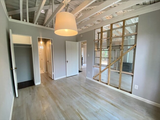 Building Photo - A North Park Gem! Remodeled! One of a kind...