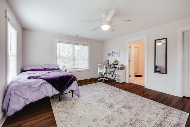 Building Photo - 372 Arch St