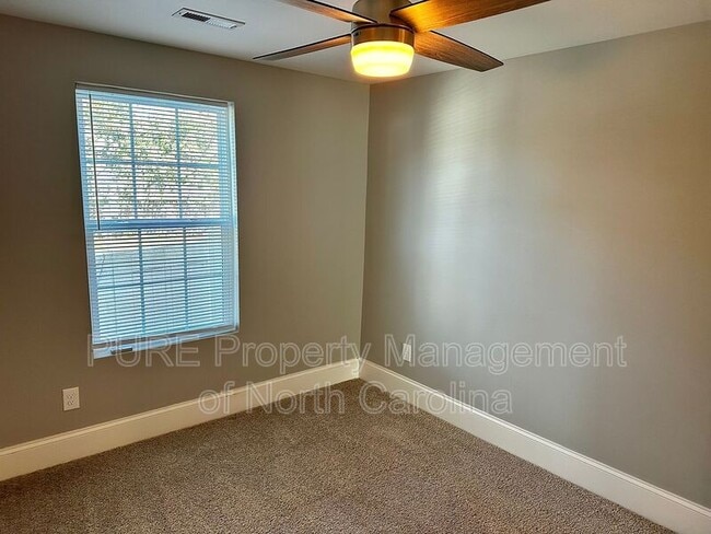 Building Photo - 708 Union St S