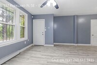 Building Photo - 327 Parkland Pl SE