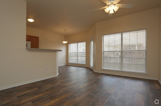 Interior Photo - Forest Park