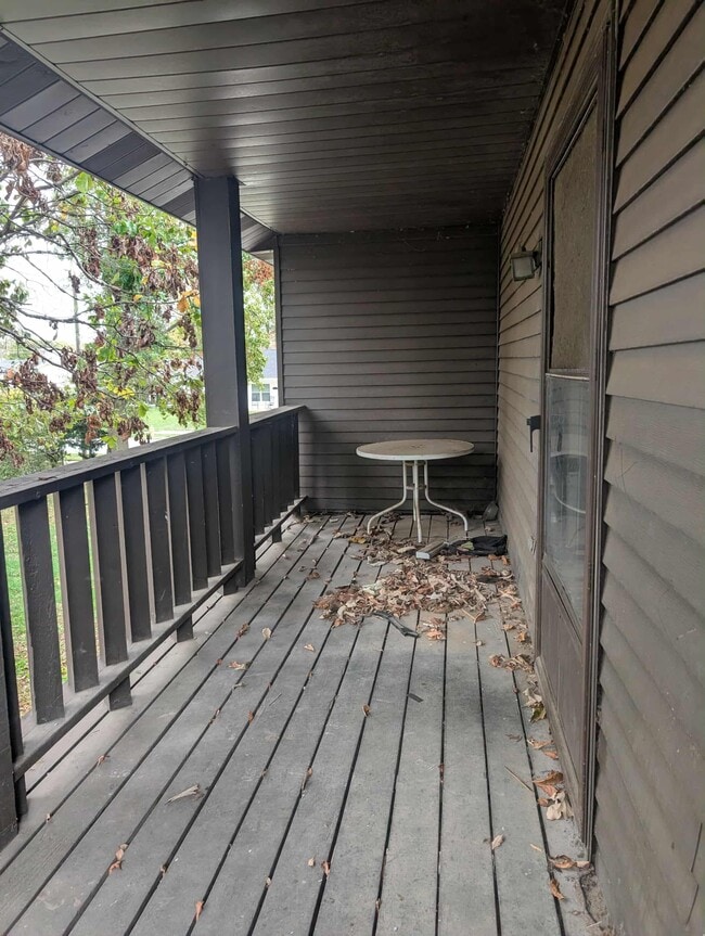 Building Photo - 1097 Esther Dr