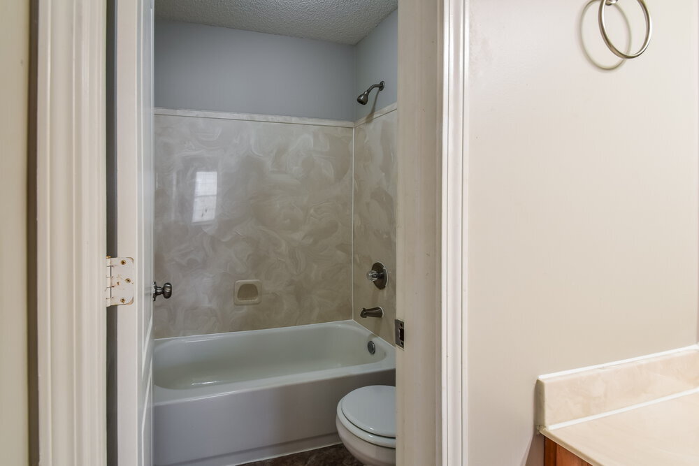 Building Photo - 10093 Woodland Hills Dr