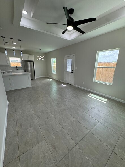 Building Photo - 3524 S Dominique Dr