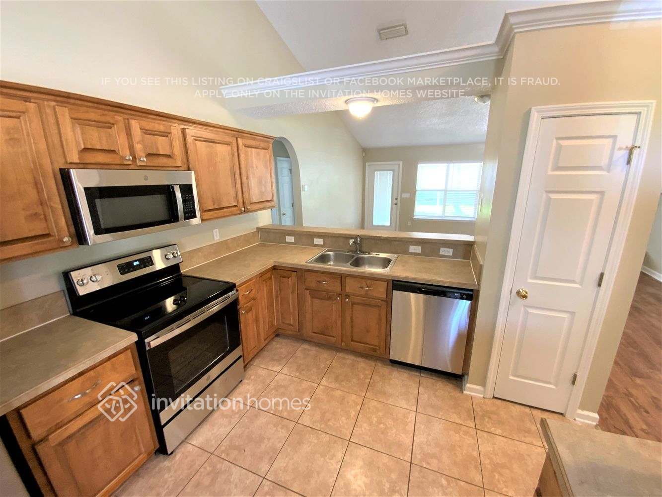 Building Photo - 2915 Majestic Oaks Ln