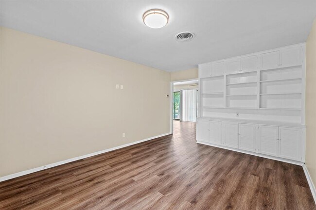 Building Photo - 5118 Waterbrook Dr