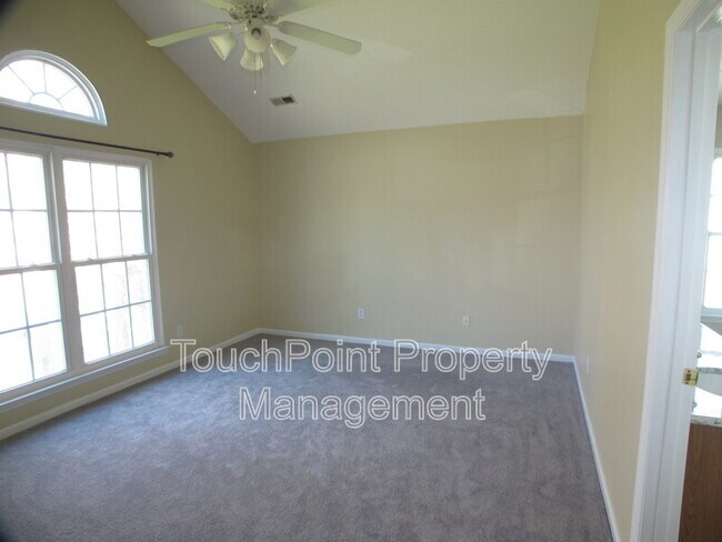 Building Photo - 6532 Outerbridge Lane