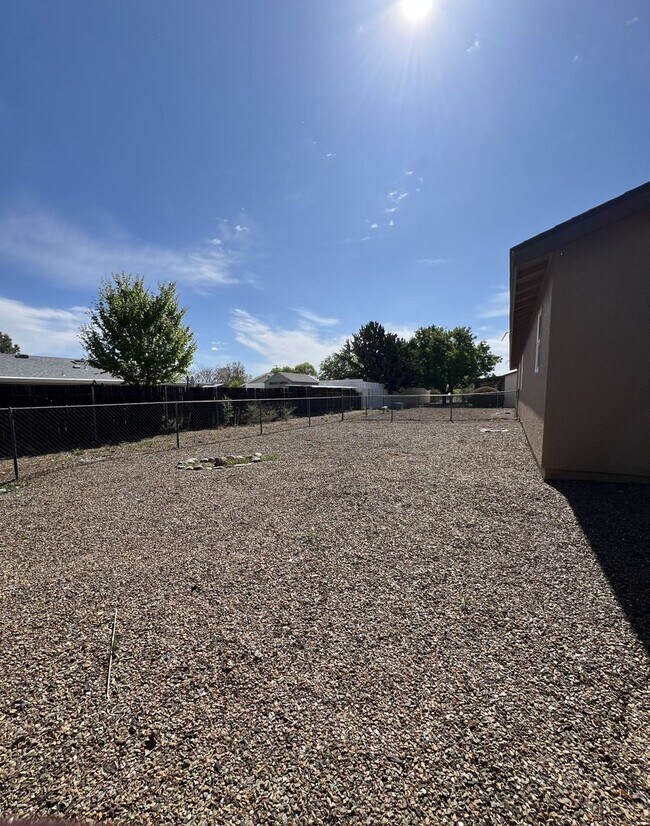 Building Photo - 7350 Spouse Dr