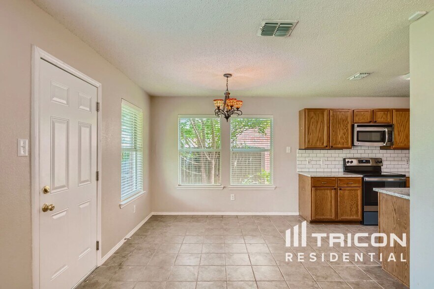 Building Photo - 510 Appaloosa Dr