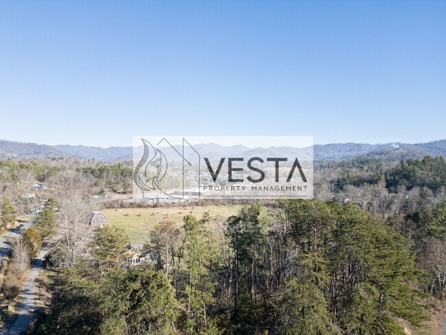 Building Photo - 130 Reems Creek Rd