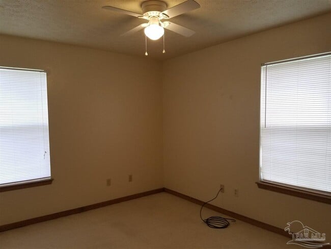 Building Photo - 308 E Strong St