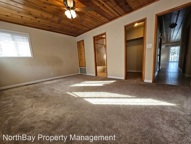 Building Photo - 3 br, 2 bath House - 19352 Deer Hill Rd