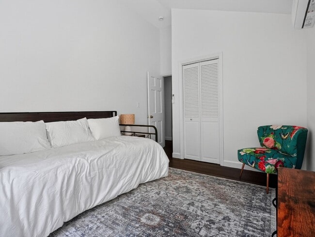 Building Photo - 1 Month Free | Luxury 3BR Home in Prospect Hill