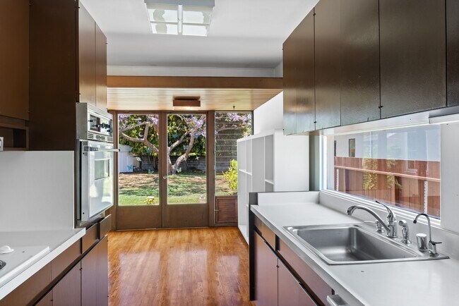 Building Photo - 5342 Emporia Ave
