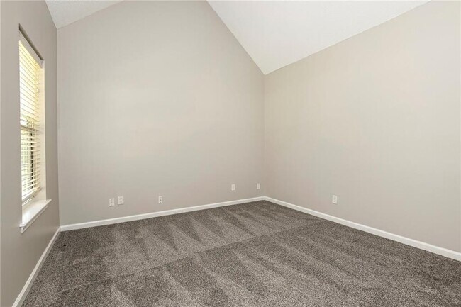 Building Photo - 418 Silverleaf Ln