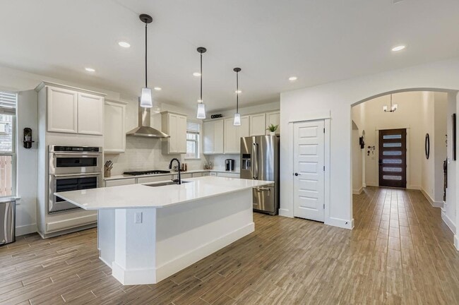 Building Photo - 6800 Cliff Rose Dr