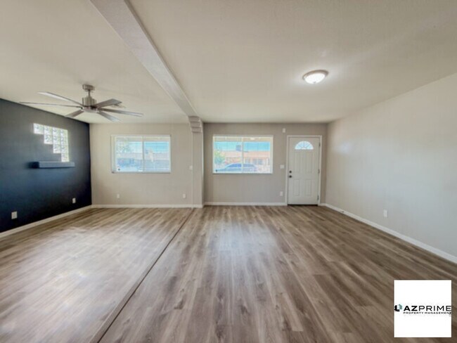Building Photo - Exceptional 3/2 El Mirage Home - Spacious,...