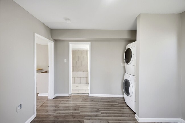 Building Photo - Cozy & Modern 1-Bed, 2-Bath Tiny Home – Renovated in Columbus!