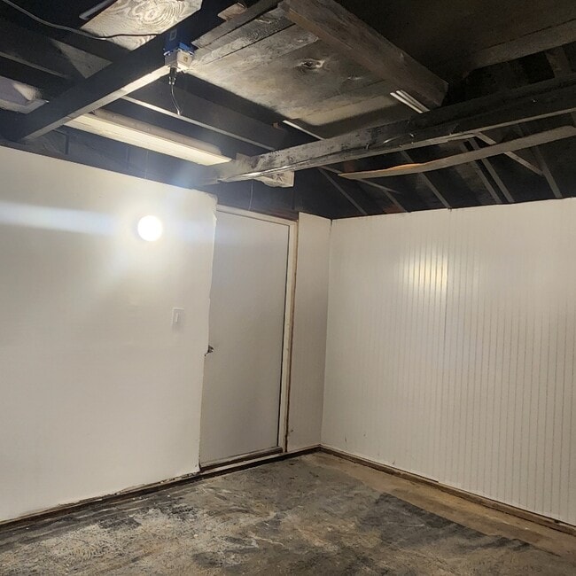 Building Photo - 21 Deepwood Dr
