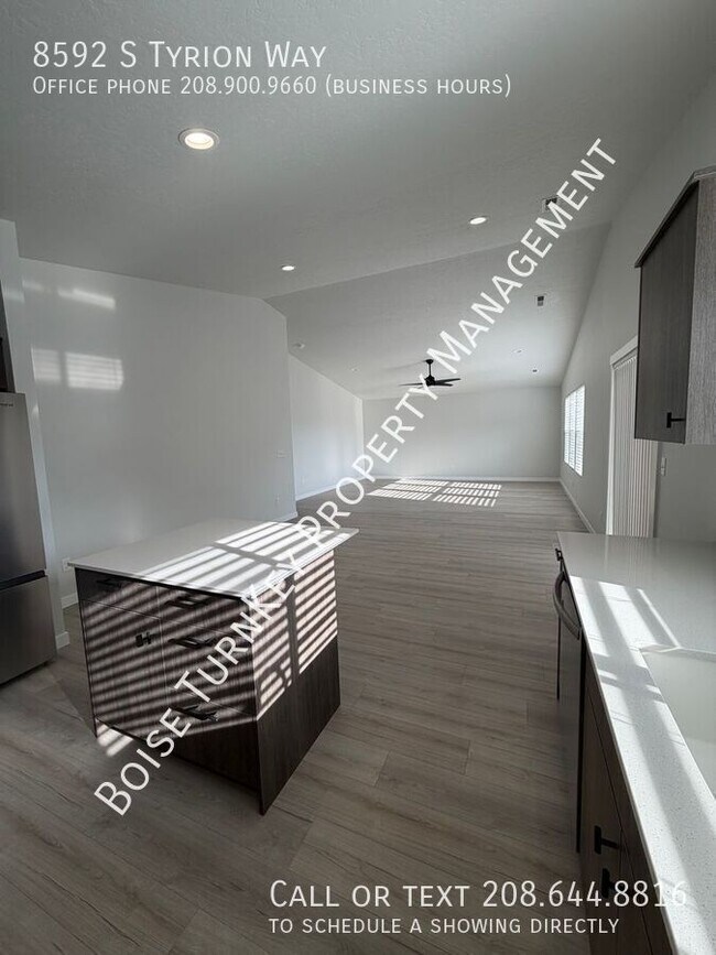 Building Photo - 8592 S Tyrion Wy