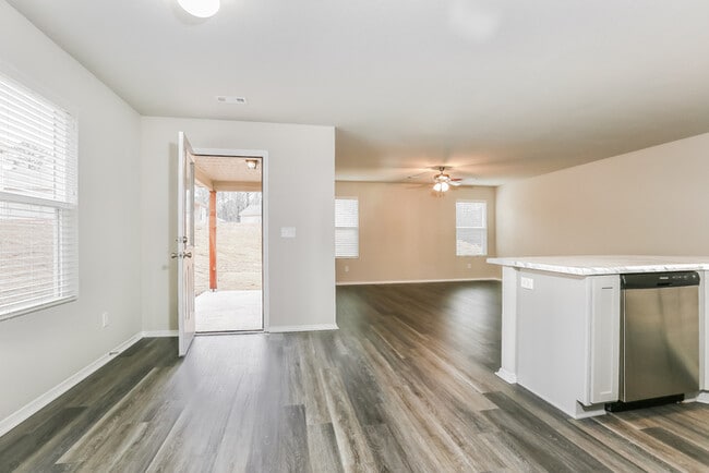 Building Photo - 3253 Sidell Estates Rd
