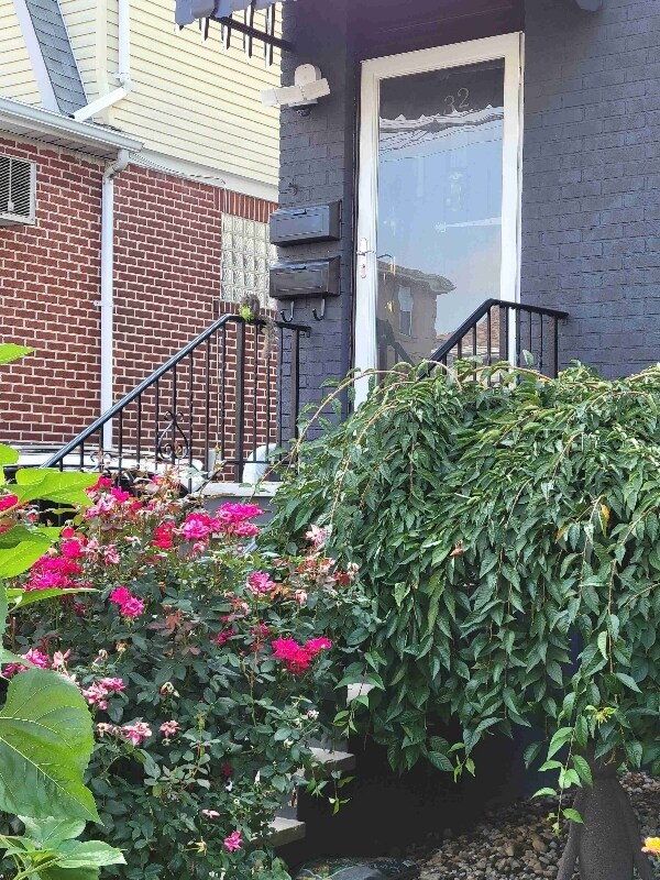 Building Photo - 32 Hamilton Ave