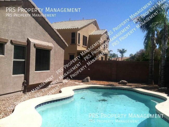 Building Photo - Home with a Pool in Gilbert