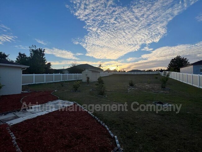 Building Photo - 3037 Bonkirk Dr