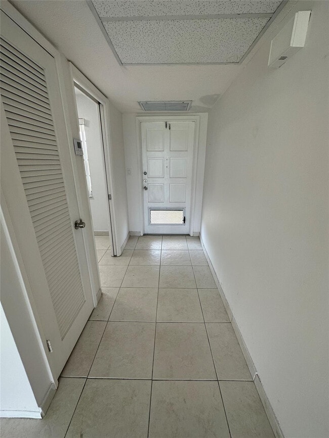 Building Photo - 2651 S Course Dr