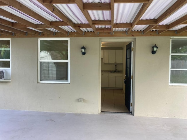 Building Photo - 6733 Lodge Ave