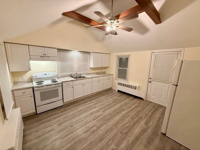 Building Photo - 203 Berkshire Dr