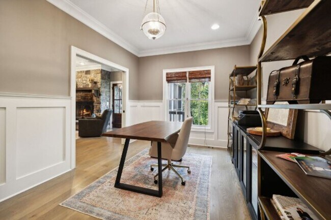 Building Photo - FULLY FURNISHED ISLAND HOME ON OLD HICKORY...