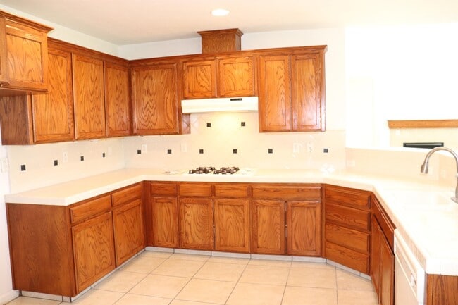 Building Photo - 2346 E Early Ave