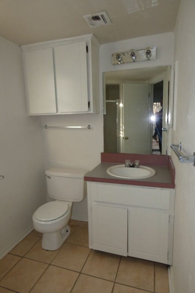 Building Photo - Close to Fort Sill, East side neighborhood