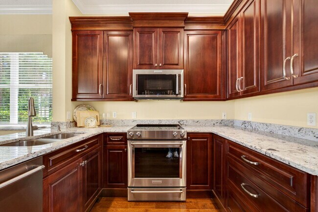 Building Photo - 6483 Wild Olive Ln