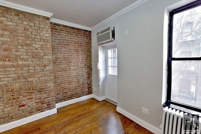Building Photo - 493 2nd Ave