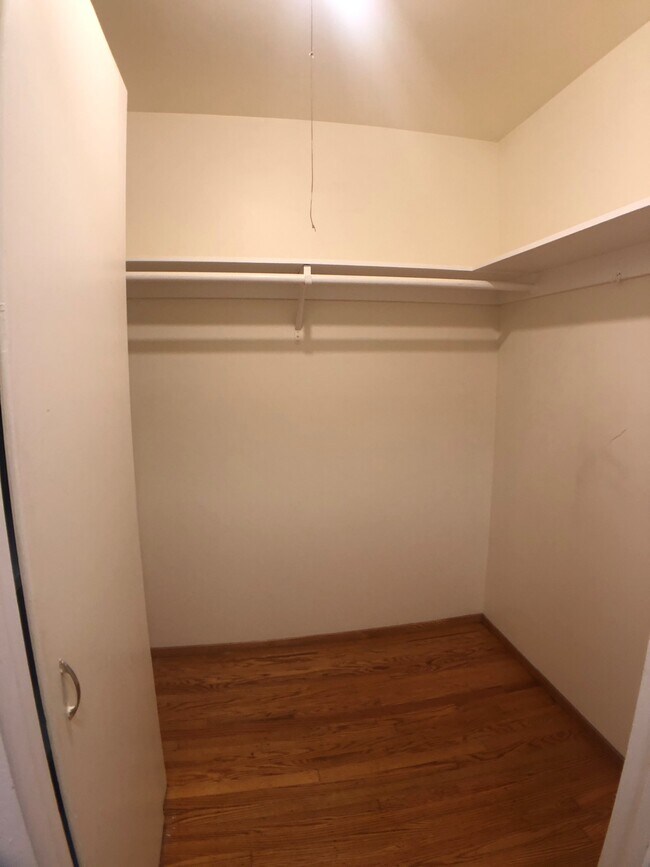 Building Photo - 36 Oakwood St