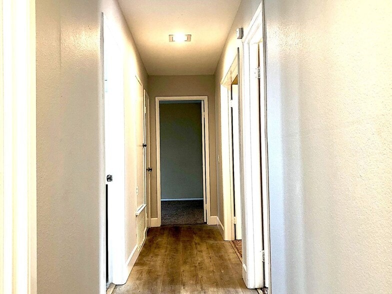 Building Photo - 38343 5th Pl W