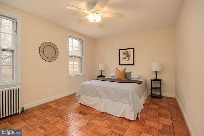 Building Photo - Cleveland Park ** One Bedroom, One Bath