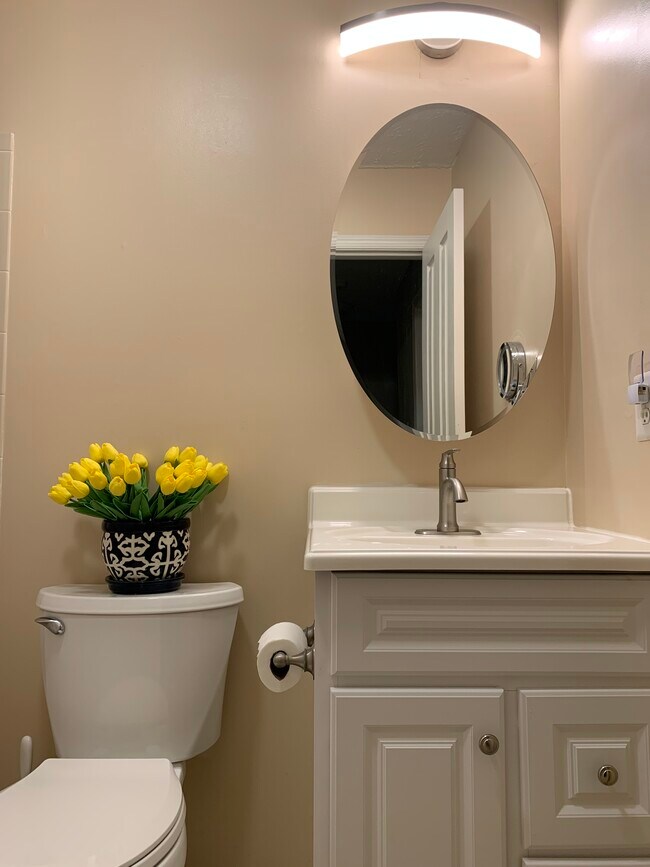 Second Floor Bathroom#2 - 9308 Steeple Ct