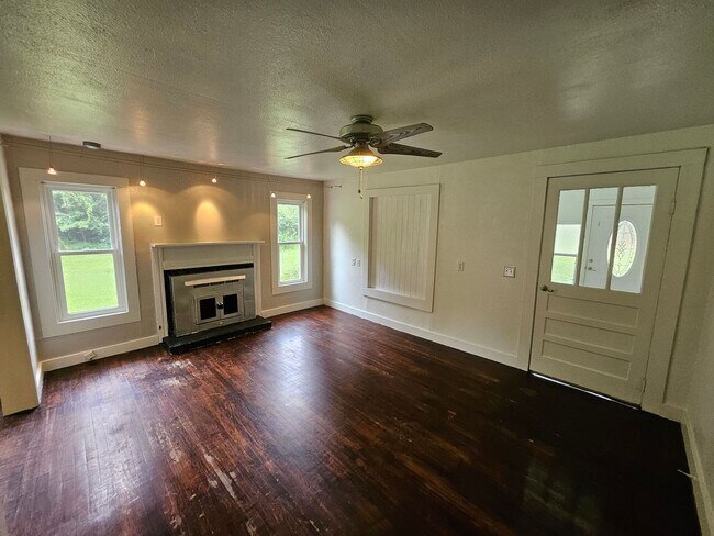 Building Photo - 1046 Miers St