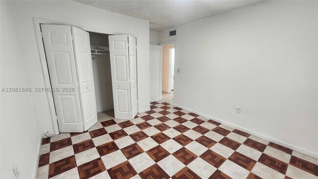Building Photo - 15813 NW 38th Pl