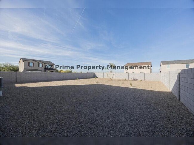 Building Photo - 334 Paseo Xing Ln