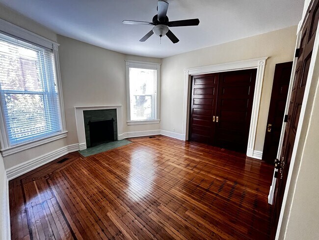 Building Photo - 1921 Frankfort Ave